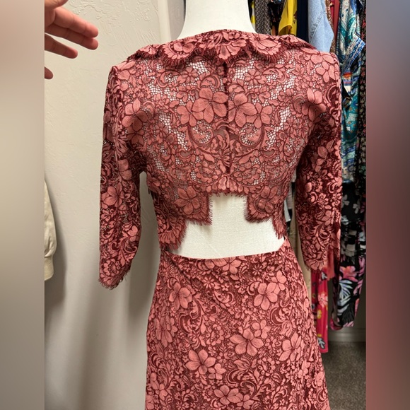 For love and lemons preowned size L but runs small - Picture 9 of 17